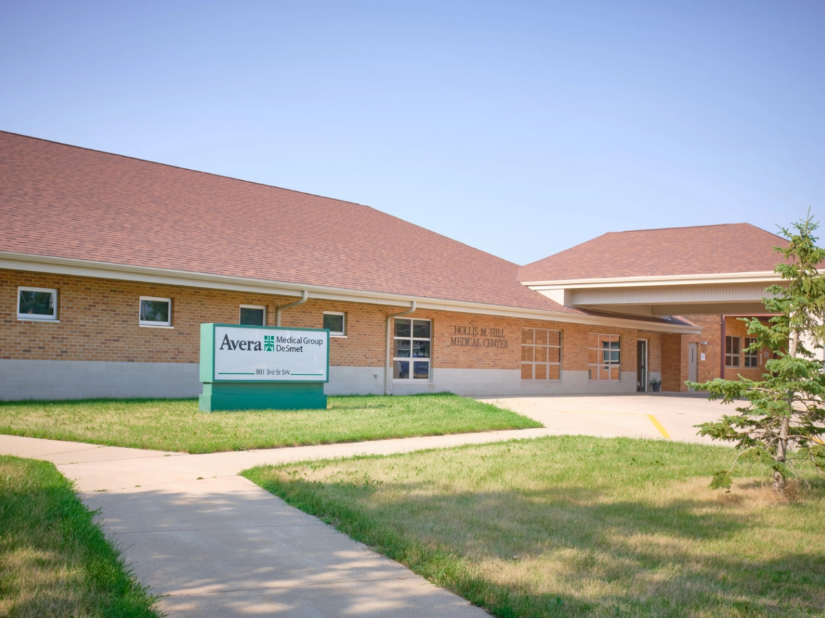 Entrance to Avera Medical Group in De Smet
