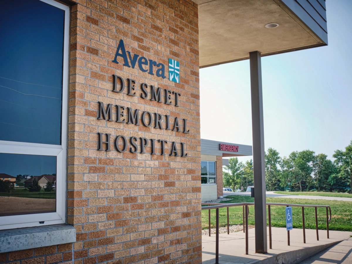 Entrance to Avera De Smet Memorial Hospital