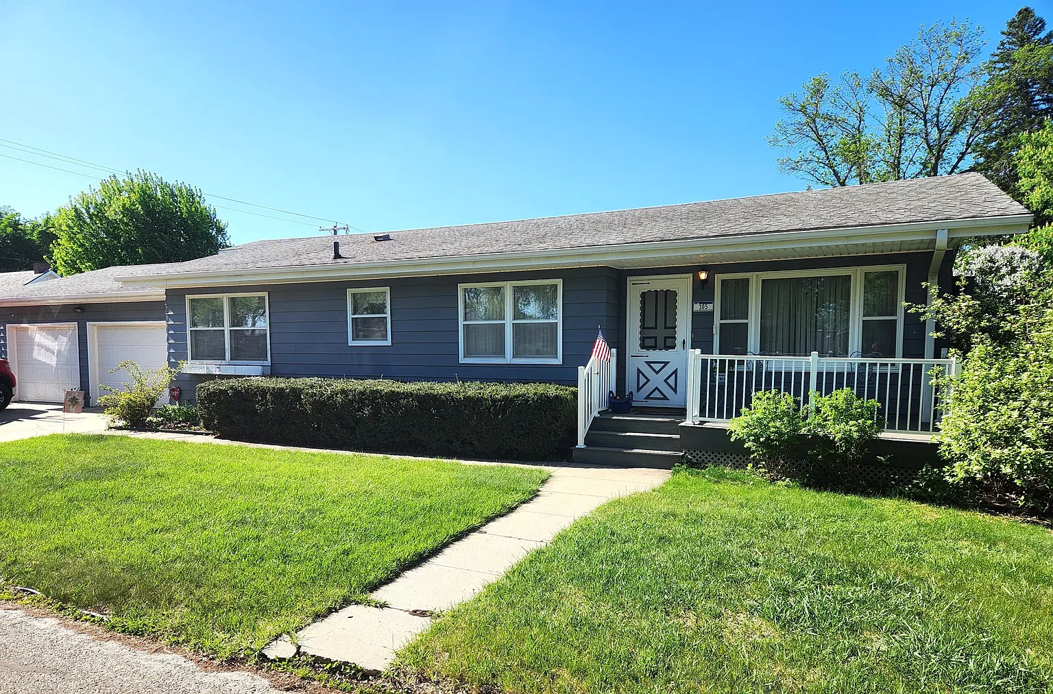 Well Maintained Ranch Style House