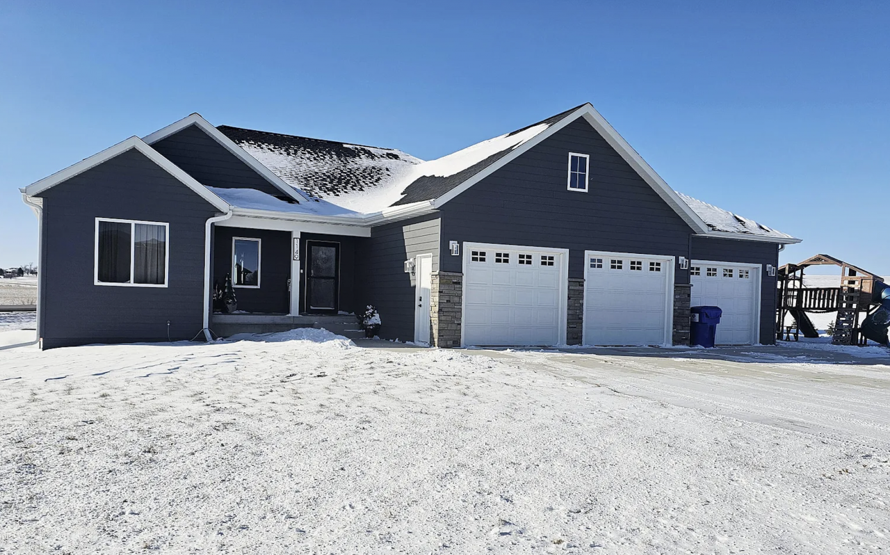 Brand new 5 bed/3 bath