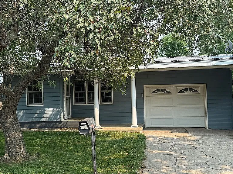 Large Backyard!